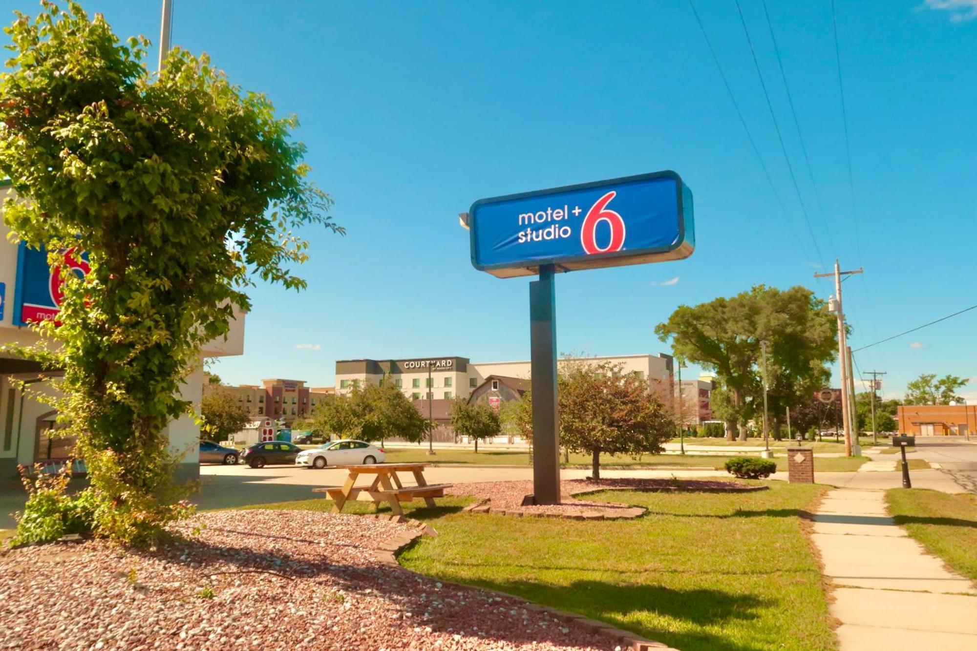 Motel 6 Elkhart, In エクステリア 写真