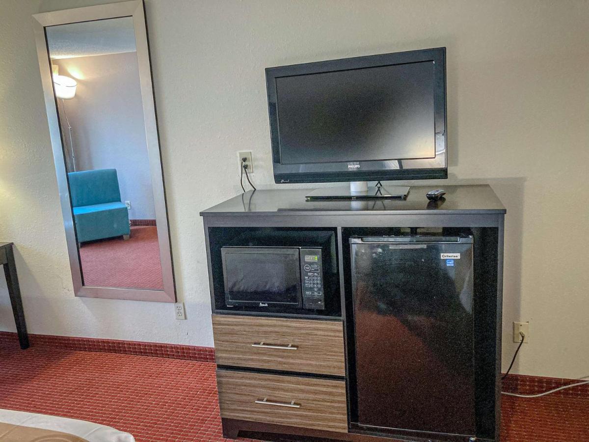 Motel 6 Elkhart, In エクステリア 写真